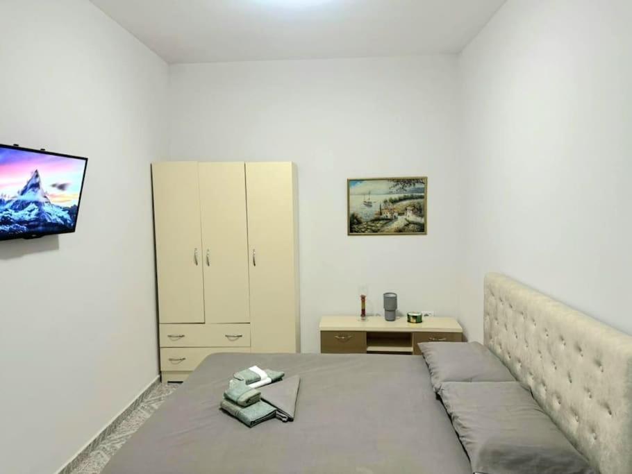 Tirona Old Street Apartament *